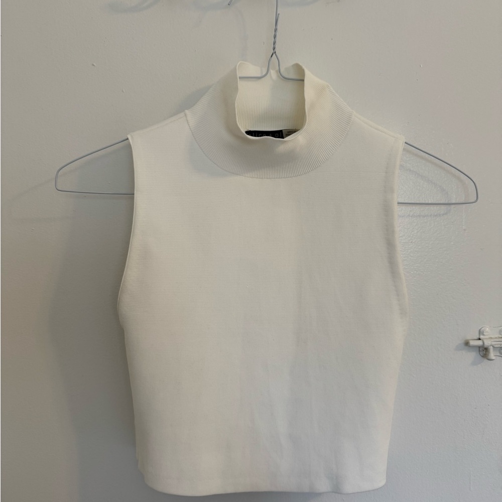 Alice + Olivia White Fitted Sleeveless Turtleneck Top